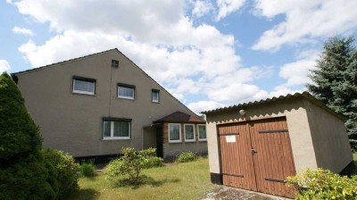 4-Zimmer-Doppelhaushälfte auf großem Grundstück mit Blick ins Grüne! Modernisieren und gestalten!