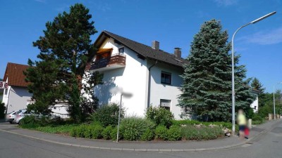 Dachgeschoßwohnung 2,5-Zi.-Whg. in gepflegtem 6-Familienhaus