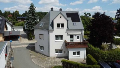 Großzügiges Zuhause für die ganze Familie – teilsaniertes Haus in ruhiger Lage von Thum!