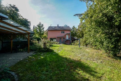 Apartes Familienhaus mit einem wunderschönen, uneinsehbaren Garten am Ortsrand von Dalheim.