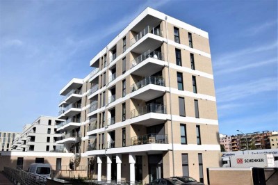 Bremerhaven - Mitte // 2,5 Zimmer-Mietwohnung in gehobenem Standard mit Balkon und Wasserblick