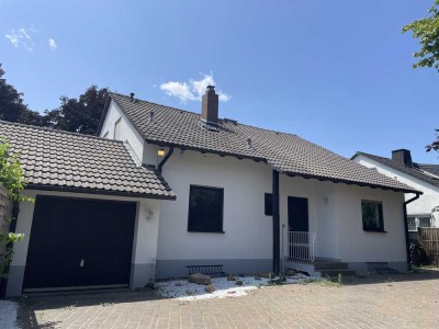 *NEU* LIEBEVOLL GEPFLEGTES EINFAMILIENHAUS IN SEHR GUTER RUHIGER LAGE VOR DEN TOREN VON WIESBADEN!