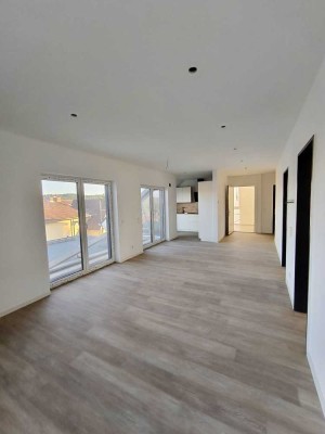 helle Dachgeschosswohnung mit großer Terrasse
