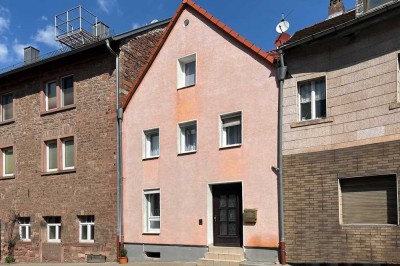 Gemütlichkeit trifft Stil – Modernisiertes Zuhause mit Terrasse und Stellplatz