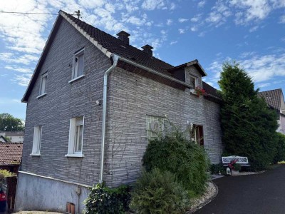 Charmantes EFH mit zwei Wohnetagen, Grundstück in der Natur in guter Lage von Bergneustadt-Altstadt