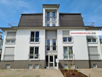 IMMOBERLIN.DE - Angenehme Wohnung mit Terrasse & Pkw-Stellplatz im Berliner Speckgürtel