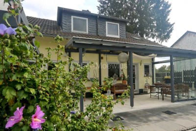 Im Zentrum von Neunkirchen - Modernisiertes Wohnhaus mit schöner Terrasse, Garten, Doppelcarport