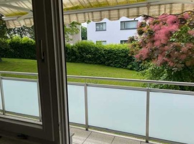 Hervorragend aufgeteilte Wohnung mit Südbalkon, Einbauküche und Garage