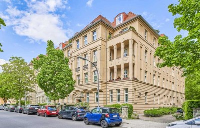 STILVOLLE ALTBAUWOHNUNG MIT BALKON 
IM SCHMARGENDORFER KIEZ