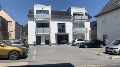 Neubau: Helle 3 Zimmerwohnung in Bornheim-Kardorf mit Balkon und Blick bis nach Köln.