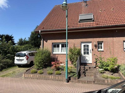 Preiswerte 5-Zimmer-Doppelhaushälfte in Duisburg Neuenkamp

Keine Makler Anfragen erwünscht…!!!!