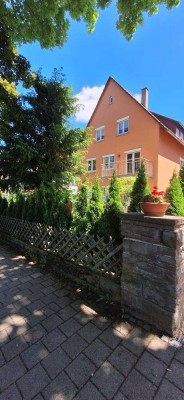 Exklusive Helle 4-Zimmer-Wohnung mit Balkon und Einbauküche in Ludwigsburg