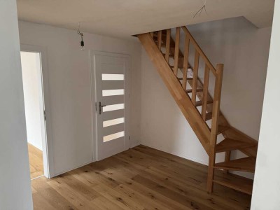 Großzügiges, modenisiertes Reihenendhaus auf dem Lande
