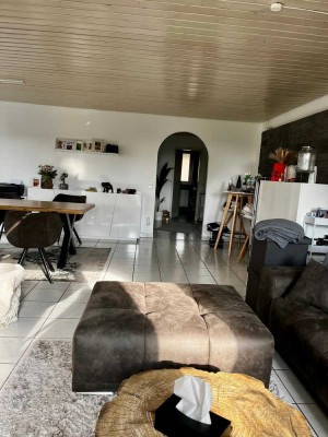 Helle 3,5-Zimmer Dachgeschosswohnung mit Balkon in Schwaigern