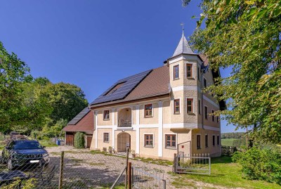 Historisches EFH in traumhafter Alleinlage mit großem Grundstück und Nebengebäude!