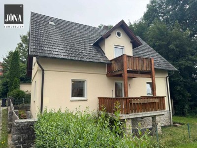 Ruhig gelegenes Einfamilienhaus mit pflegeleichtem Garten und Garage