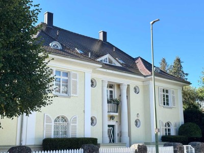 Prestige & Geschichte: Dachgeschosswohnung in beeindruckender Jugendstil-Villa