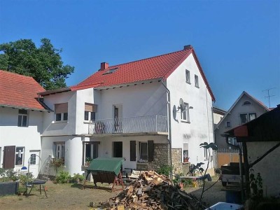 EUPORA Immobilien: Bauernhaus mit Hof, Scheune und Garten in Freimersheim bei Alzey.