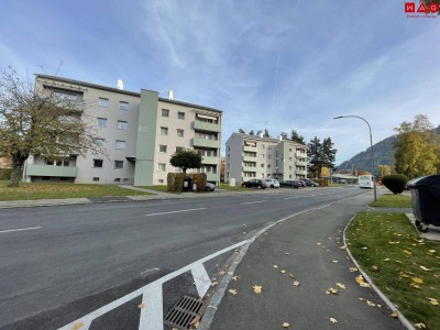 Lichtdurchflutete 3 Zimmerwohnung mit Balkon!