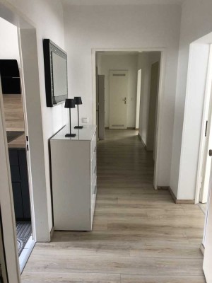 Helle 4-Zimmer-Wohnung mit Balkon im 3. OG in Duisburg-Neudorf-Nord