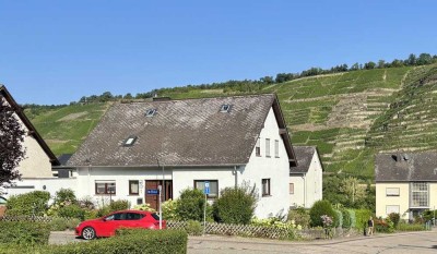 Hochwertiges Zweifamilienhaus mit Einliegerwohnung, neuer WP und Moselblick - Energieklasse C