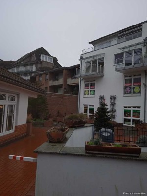 Renovierte 2-Zimmer-Wohnung mit Einbauküche und Balkon im Herzen Geesthachts