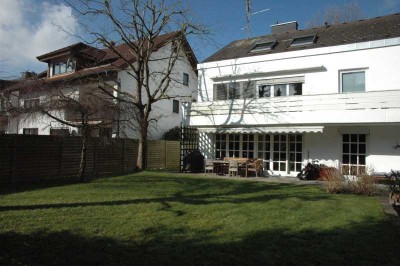 Helle 4-Zimmer-Wohnung mit großem Balkon