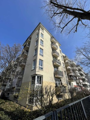 zentrale 2- R.- ETW - modern renoviert und Südbalkon zu verkaufen