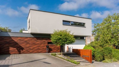 High-End-Architektenvilla am Waldrand mit Sauna im Bad en Suite, Soundstudio und E-Ladestation