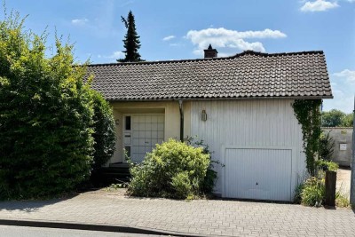 "IM DORNRÖSCHENSCHLAF!" 
Einfamilienhaus mit Potential