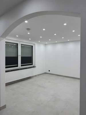 Erstbezug nach Kernsanierung – moderne 3-Zimmer-Wohnung mit Balkon