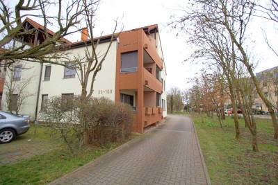 REDUZIERT !!! 3 Zimmer Wohnung mit Balkon und 2 Stellplätzen in ruhiger & zentraler Lage! (Erbpacht)