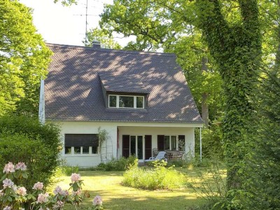 Charmantes, sehr gepflegtes Haus auf wunderbarem Grundstück, ruhig und sehr schön!