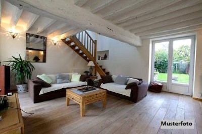 Einfamilienhaus mit Garage