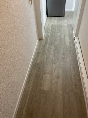 Vollständig renovierte 1,5-Zimmer-Wohnung mit Balkon und Einbauküche in Leinfelden-Echterdingen