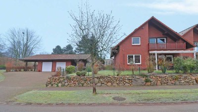 Ihr neues Zuhause in einer großzügig geschnittenen Doppelhaushälfte mit  Kamin, Garage und Carport