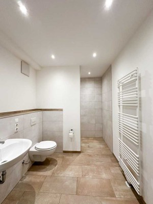 Reserviert! Stadtleben mit Komfort: Großzügige Wohnung mit Aufzug & Stellplatz