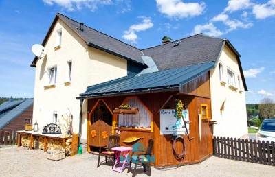 Hier wachsen Träume – vielseitiges Familienhaus mit Vermietungspotenzial im idyllischen Carlsfeld