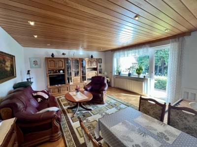 Sonnige Erdgeschosswohnung mit zwei Terrassen und Carport in gefragter Wohnlage