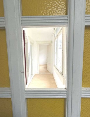 Charmante Dachgeschosswohnung im Hinterhaus – ruhiges Wohnen im Herzen von Bornheim