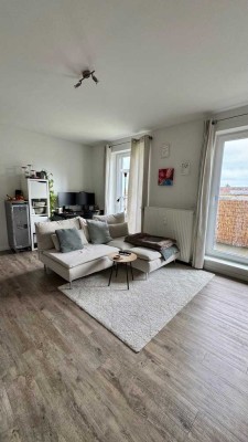 1,5-Zimmer-Wohnung mit Balkon und EBK in Hamburg-Uhlenhorst / befristet & (teil-)möbliert