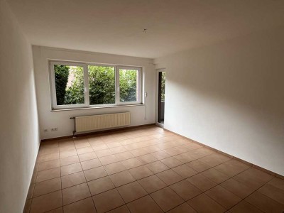 Helle 2-Zimmer-Wohnung mit Balkon & Stellplatz in Köln-Lövenich