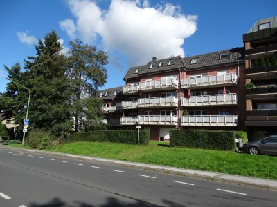 Barrierefrei mit Aufzug im Dachgeschoss - Wohnberechtigungsschein erforderlich!!