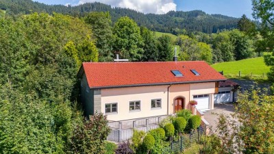 Einfamilienhaus in dorfnaher Alleinlage mit idyllischem Panorama