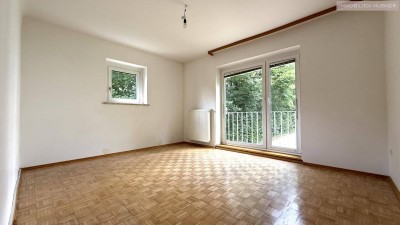 Ruhelage und Blick ins Grüne!!! Hübsche, großzügig geschnittene Neubauwohnung!!!