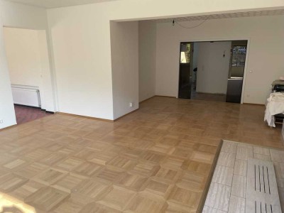 Große, sonnige Wohnung am Neckar