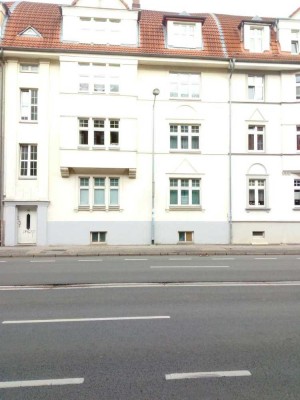 Gepflegte Wohnung mit vier Zimmern und Wintergarten in Schwerin