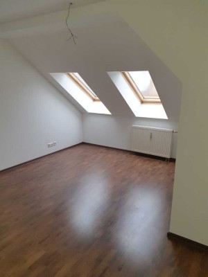 Rendite über 6% bei Vermietung! oder bezugsfrei! 2-Raum-Wohnung mit 51 m² Wfl.  mit Terrasse in MD!