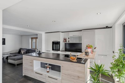 Traumhaftes Haus mit Bergblick und großem Garten in Bludesch