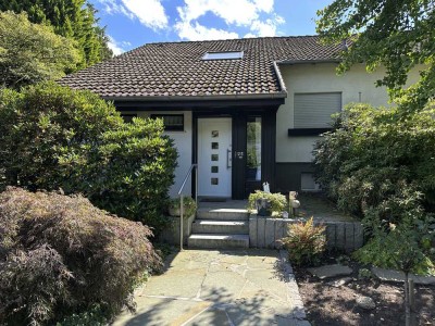 Charmantes 7-Zimmer Einfamilienhaus mit Garage in ruhiger Lage von Bielefeld-Jöllenbeck